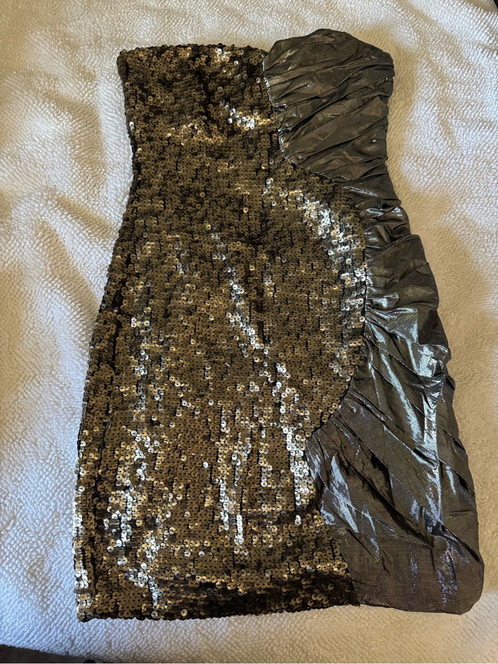 Laroke Y2K sequined metallic strapless dress